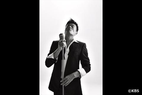 2PM、TWICEらも応援に駆けつけた、パク・ジニョン(J.Y.Park)デビュー30周年を祝う特別な舞台