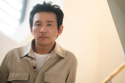 ファン・ジョンミンが思う、人々が『ベテラン』に魅了される理由は「正義は生きていると感じさせてくれるから」【独占カットあり】