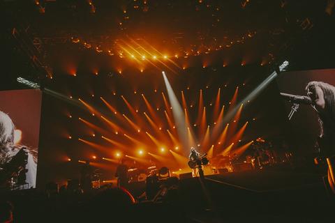 あいみょんが紡ぐ言葉の力...甲子園弾き語りライブなど過去公演を振り返る