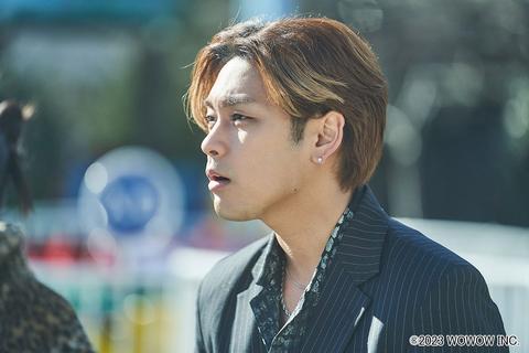 ホスト役の柳楽優弥のお洒落と色気がダダ漏れ！ 「オレは死んじまったゼ！」【夫婦のじかん・大貫さん】