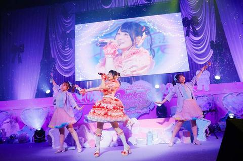 小倉唯がバースデーイベントを開催！ 魔法少女姿で最新曲を熱唱