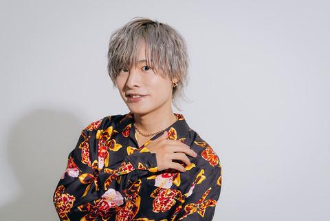 声優・岡本信彦インタビュー #1「オーディションに落ちた作品は、すべてメモ帳に書き溜めていた！？大人気声優のストイックすぎる素顔に迫る」