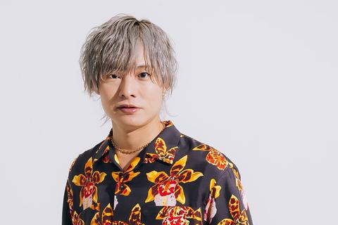 声優・岡本信彦インタビュー #2「そのキャラクターのセリフ以外の部分を考えると立体感が生まれる。点と点を繋いでいくキャラの作り方」