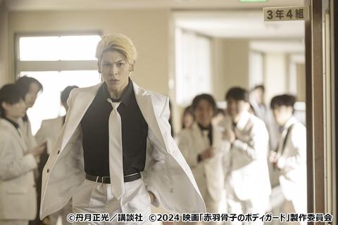 ラウール(Snow Man)が映画『赤羽骨子のボディガード』で見せた圧巻のバトルアクション