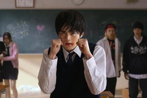 鈴鹿央士が理不尽と不条理に喧嘩で立ち向かう！Netflixシリーズ「喧嘩独学」が映すSNS時代の青春