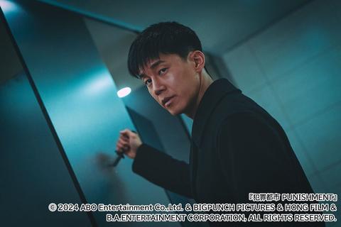 キム・ムヨル「鉄槌教師」で大ブレーク！『犯罪都市』の最狂ヴィランから愛妻家の素顔までギャップに沼る出演作4選