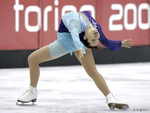 荒川静香、トリノ金メダル秘話。「ほぼ無呼吸状態」でのイナバウアー。【二宮清純】