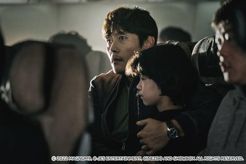 ソン・ガンホ×イ・ビョンホンら奇跡の共演！韓国映画『非常宣言』が描く極限のパニックと人間ドラマ【古家正亨】
