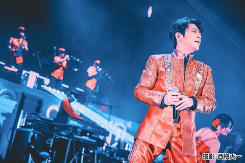 及川光博が6250人と祝った奇跡の一夜！30周年☆ワンマンショーツアー2026『TAKE IT ROSY！』東京ガーデンシアター公演レポート