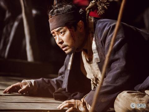 千の顔を持つ男、チョ・ジョンソクの真骨頂！「賢い医師生活」でのイメージを覆す、変幻自在な演技力