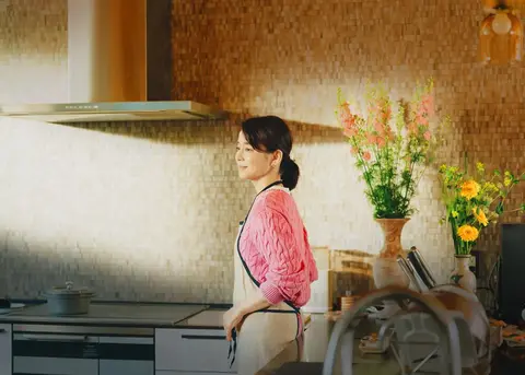 石田ゆり子の自然体な美しさに集まる支持！アラ還世代のヒロインを好演した「マイ・スイート・ホーム」ほか出演作3選