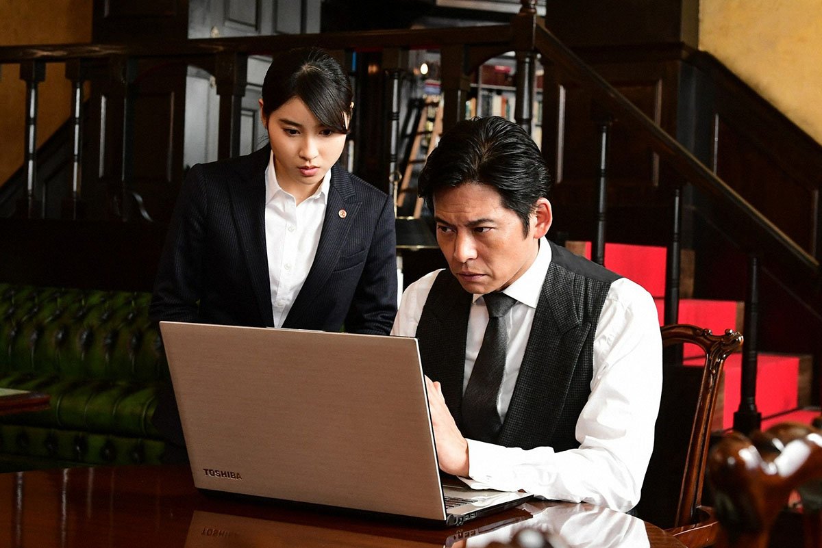 織田裕二が「IQ246〜華麗なる事件簿〜」で見せたクセ強な名探偵の新境地