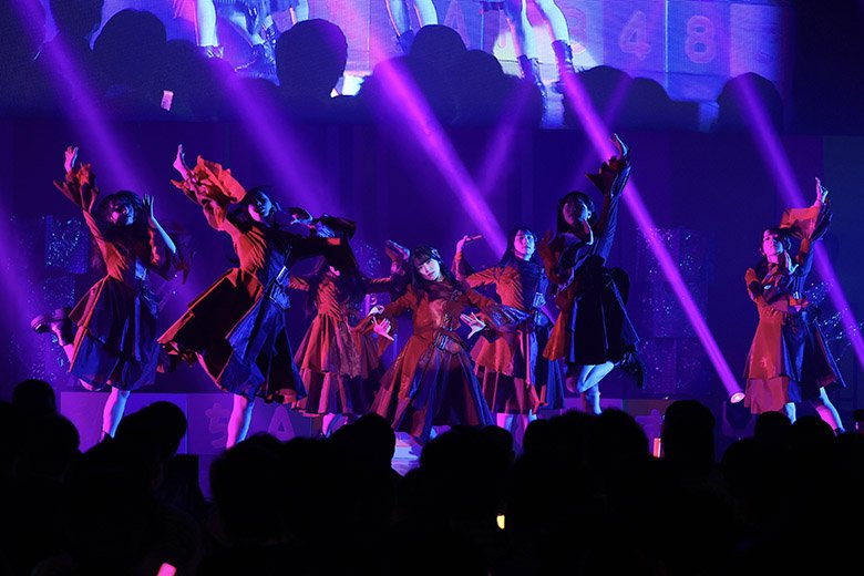 241018akb48live03.jpg