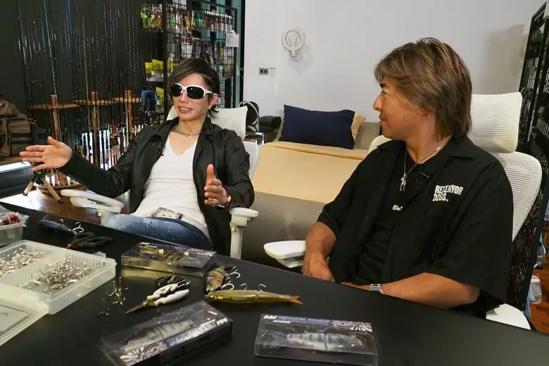 GACKTが自宅の釣り部屋公開！ルアーフィッシングで大物狙いに挑戦
