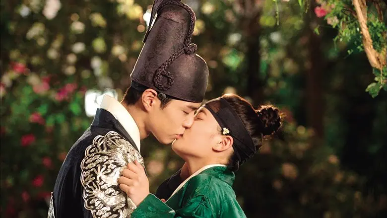 250831_loveinthemoonlight05.webp