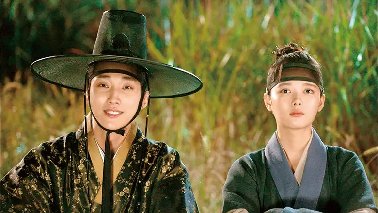 250831_loveinthemoonlight06.webp