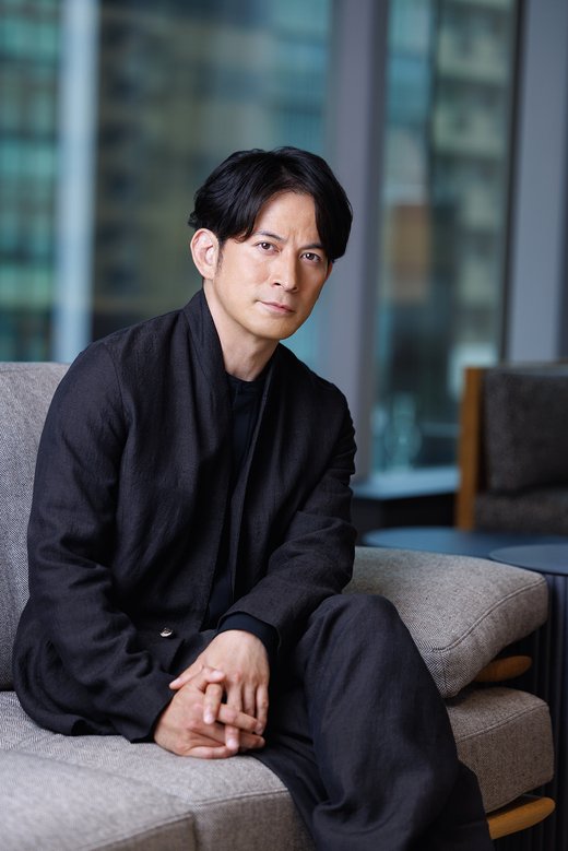 岡田准一初のプロデュース作品「イクサガミ」にかける思いとは―「時代劇をつなぐために長年考えてきた答えが『イクサガミ』」