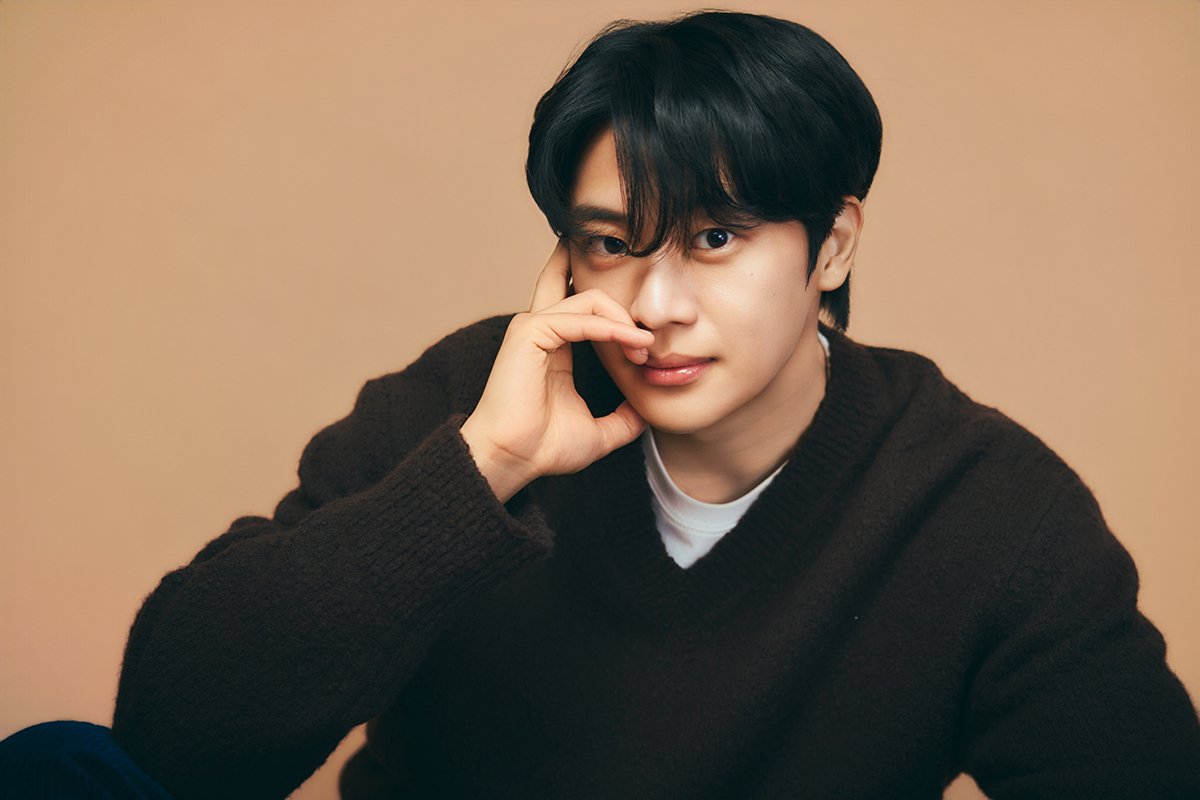 「愛の不時着」でブレーク！イ・シニョンが日本旅で素顔を大公開「俳優としてではなく人間そのものを見てほしい」