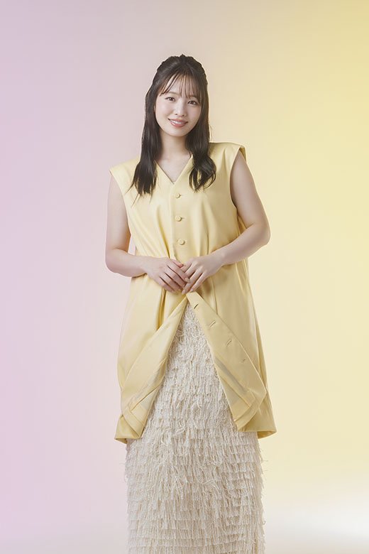 横田真悠が映画『SAKAMOTO DAYS』で共演した目黒蓮(Snow Man)の人並外れた能力を明かす