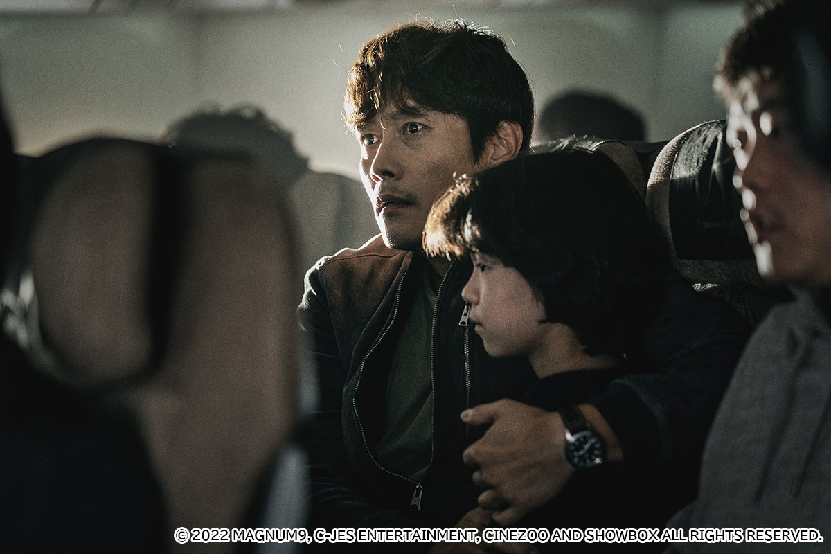 ソン・ガンホ×イ・ビョンホンら奇跡の共演！韓国映画『非常宣言』が描く極限のパニックと人間ドラマ【古家正亨】