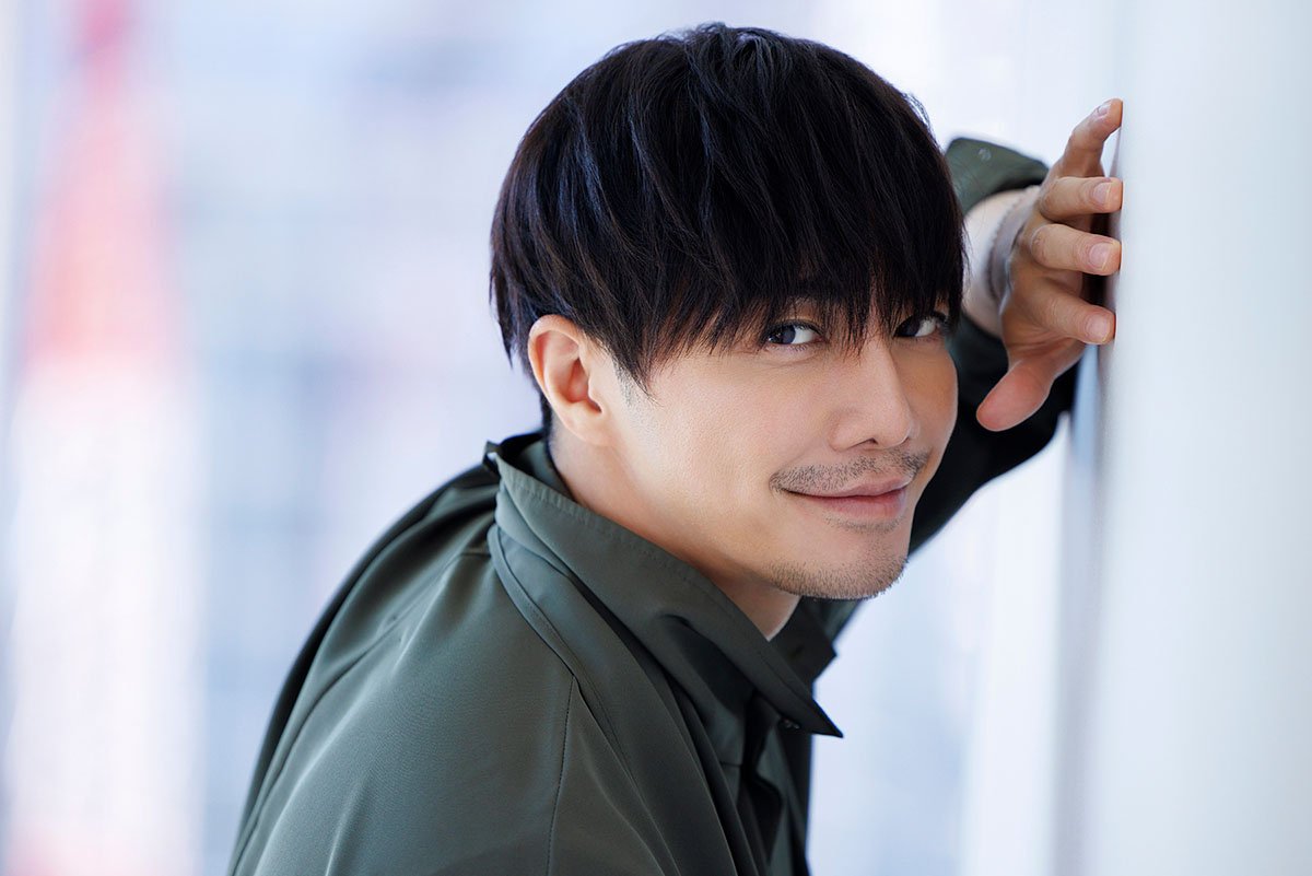 成宮寛貴が10年ぶりの映画『藁にもすがる獣たち』で語る覚悟「怪優のポジションにいたい」