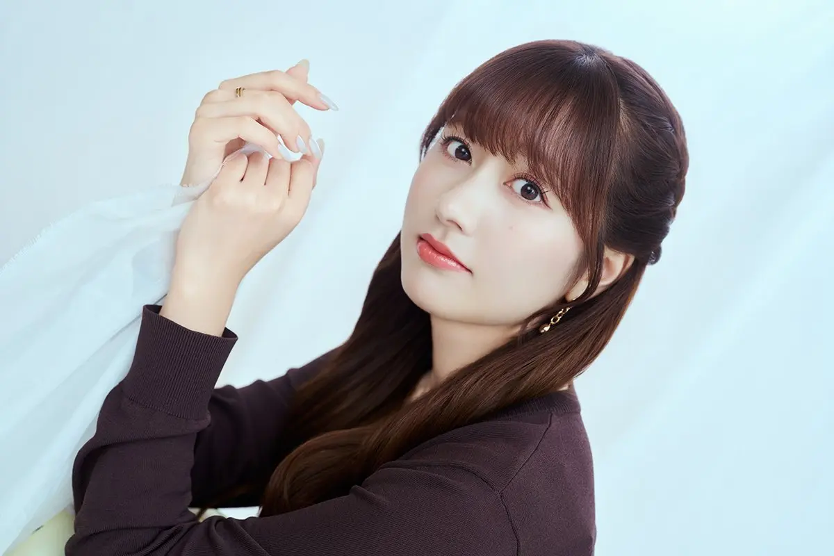 ももクロ・佐々木彩夏が1日6食で挑んだ初写真集『ぺろり』――30代の目標は「年相応」
