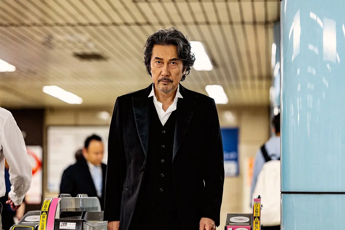 役所広司が大物俳優からエキストラに！ Netflixシリーズ「俺のこと、なんか言ってた？」が描く名声を失った男の再起